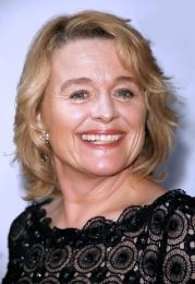 Sinéad Cusack