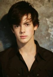 Skandar Keynes