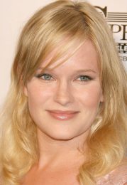 Nicholle Tom